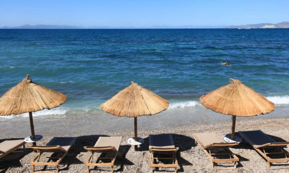 "Φρένο" της ΚΕΔΕ στις νέες ρυθμίσεις εκμίσθωσης παραλιών και στο τέλος παρεπιδημούντων